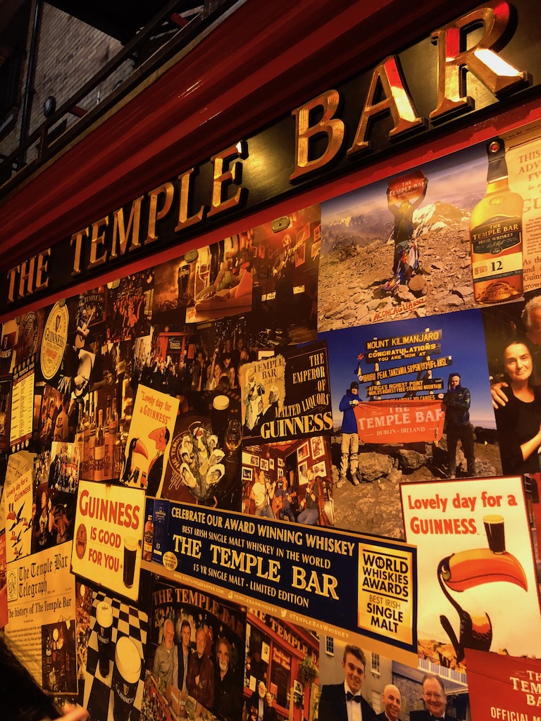temple bar district dublin ireland bars
